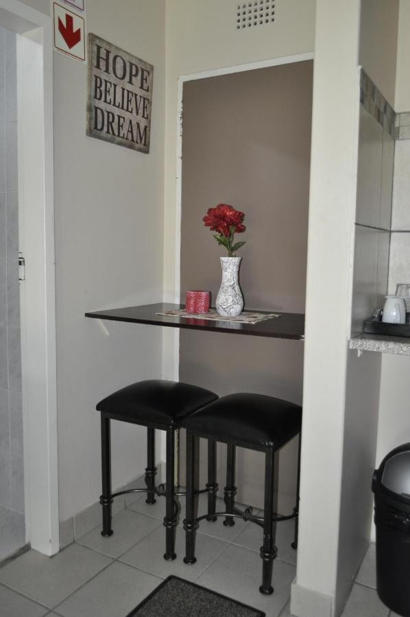 Cashan Bnb Rustenburg Buitenkant foto